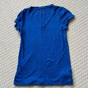 Joe Fresh v-neck t-shirt, size XS